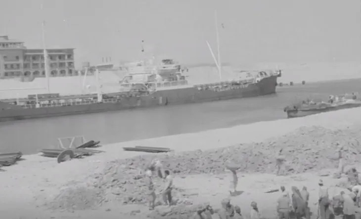 Kênh đào Suez: Lịch sử tuyến đường thủy huyết mạch quan trọng của thế giới - Ảnh 6. Kênh đào Suez: Lịch sử tuyến đường thủy huyết mạch quan trọng của thế giới - Ảnh 6.