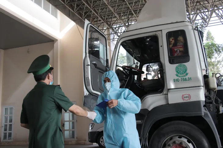 Không chủ quan, cần kiểm soát chặt đường mòn, lối mở - Ảnh 3.