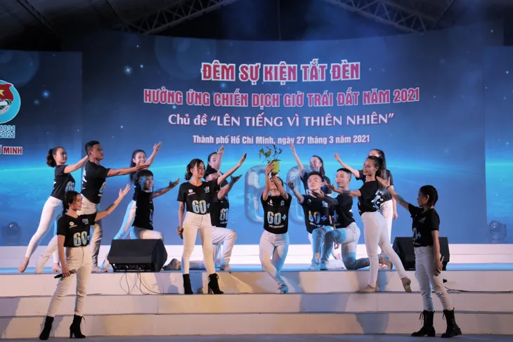 TP Hồ Chí Minh đồng loạt tắt đèn hưởng ứng Giờ Trái đất - Ảnh 1.