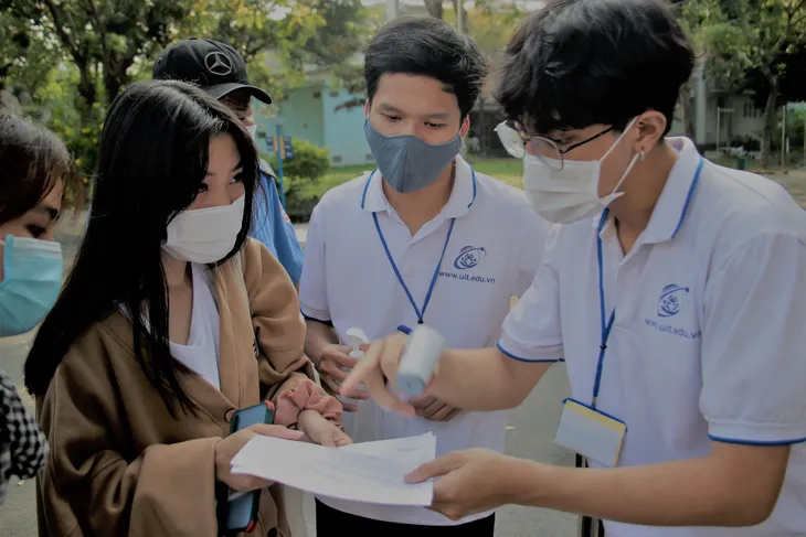 Sáng nay (28/3), 74.000 thí sinh thi đánh giá năng lực đợt 1 - Ảnh 6. Sáng nay (28/3), 74.000 thí sinh thi đánh giá năng lực đợt 1 - Ảnh 6.