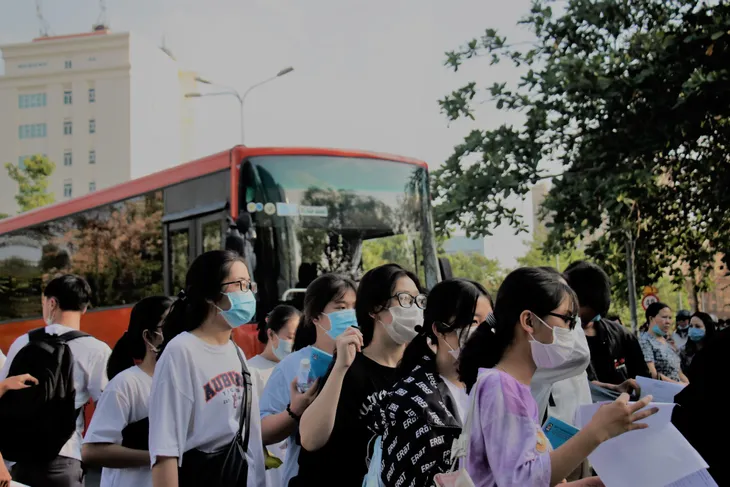 Sáng nay (28/3), 74.000 thí sinh thi đánh giá năng lực đợt 1 - Ảnh 7. Sáng nay (28/3), 74.000 thí sinh thi đánh giá năng lực đợt 1 - Ảnh 7.