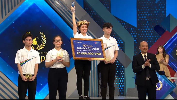 Nữ sinh giành vòng nguyệt Olympia gây sốt vì quá xinh, nhiều tài lẻ - Ảnh 1. Nữ sinh giành vòng nguyệt Olympia gây sốt vì quá xinh, nhiều tài lẻ - Ảnh 1.
