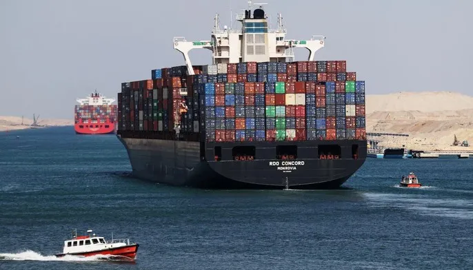 Kênh đào Suez tắc nghẽn khiến chi phí vận tải biển tăng vọt - Ảnh 1. Kênh đào Suez tắc nghẽn khiến chi phí vận tải biển tăng vọt - Ảnh 1.