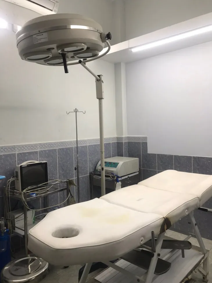 TP Hồ Chí Minh kiểm tra cơ sở thẩm mỹ bỏ quên gạc trong ngực khách hàng - Ảnh 1. TP Hồ Chí Minh kiểm tra cơ sở thẩm mỹ bỏ quên gạc trong ngực khách hàng - Ảnh 1.