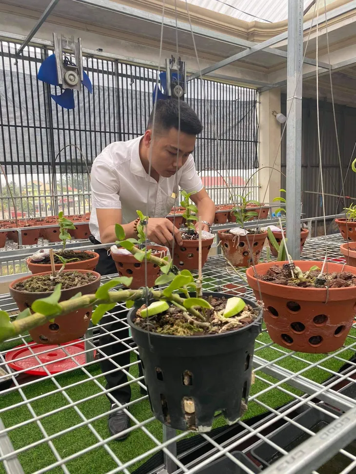 Doanh nhân Nguyễn Văn Thắng sở hữu vườn lan Var độc đáo trên sân thượng - Ảnh 1.