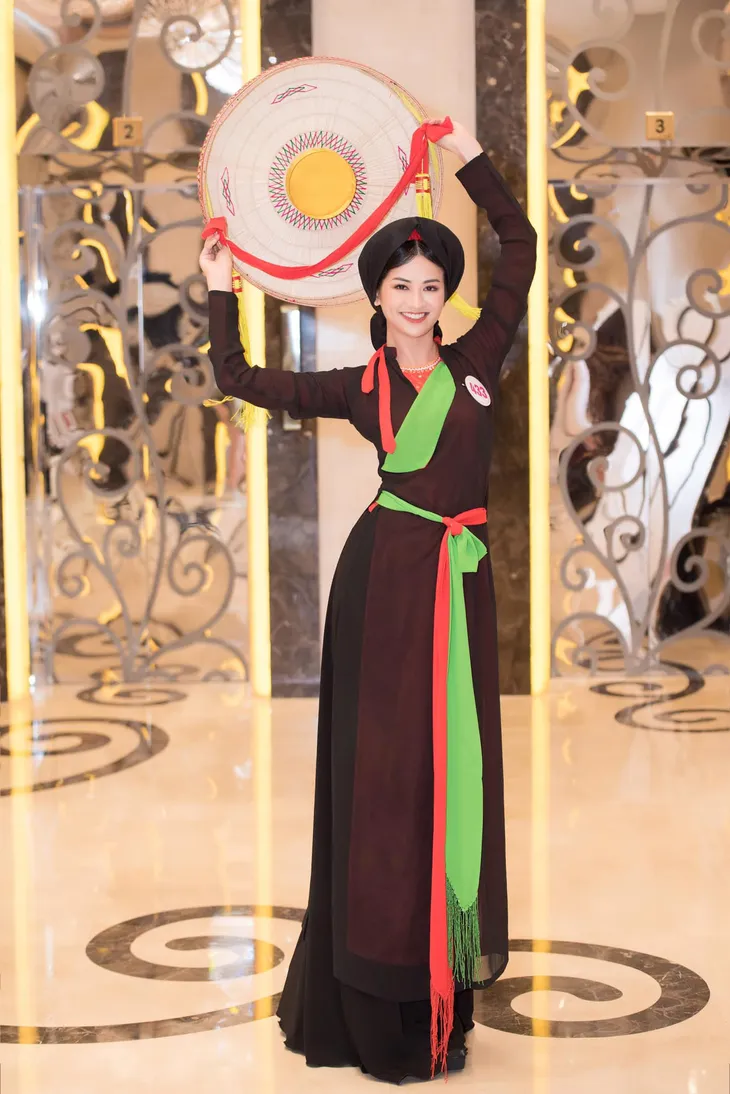 Top 5 Miss World Vietnam làm MC trên VTV - Ảnh 8. Top 5 Miss World Vietnam làm MC trên VTV - Ảnh 8.