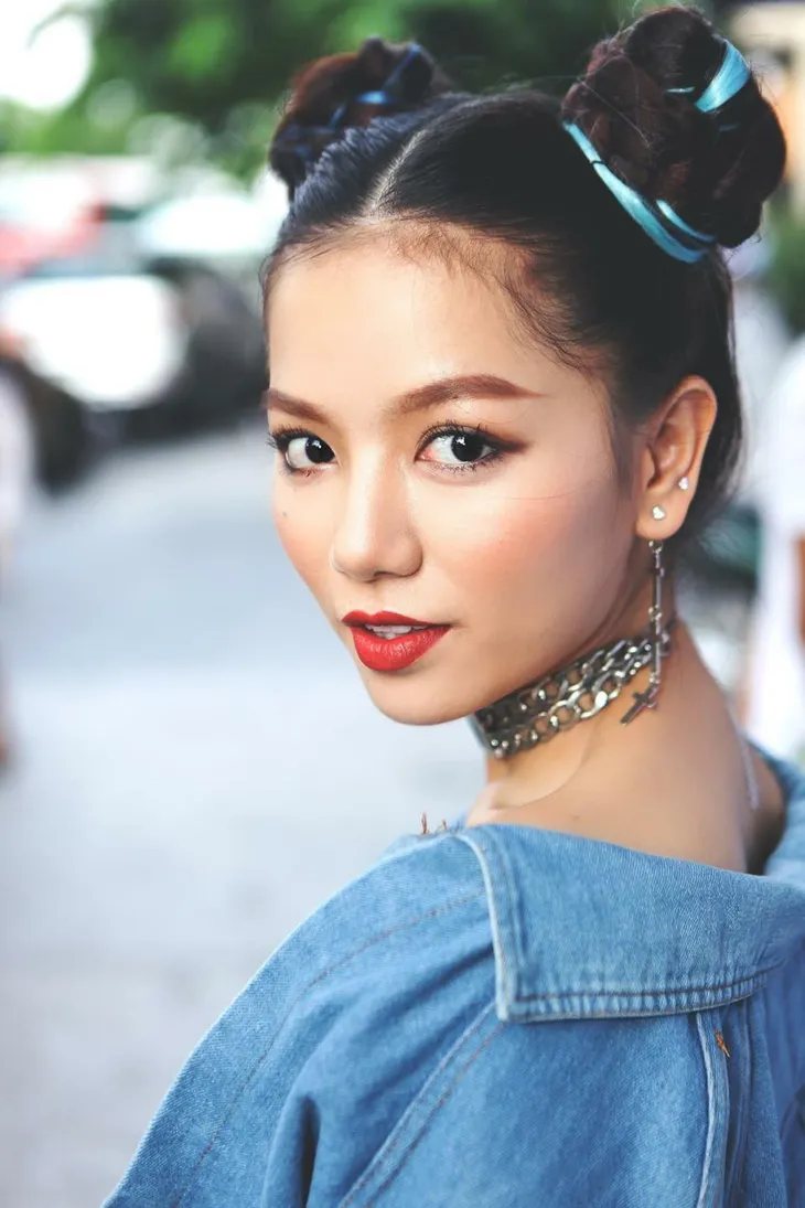 Nữ chính Ngày em đến chăm khoe eo con kiến - Ảnh 6. Nữ chính Ngày em đến chăm khoe eo con kiến - Ảnh 6.