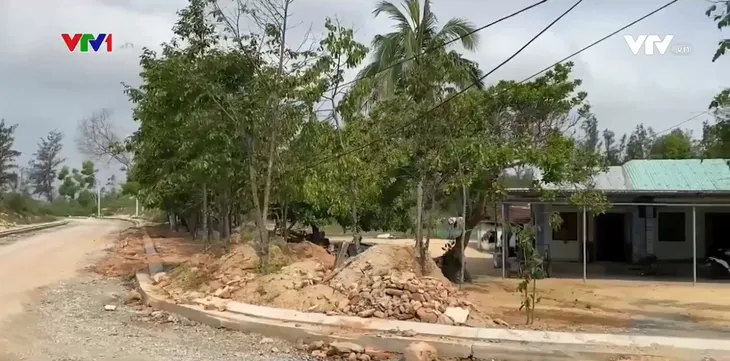 Dân khổ vì siêu dự án trên giấy - Ảnh 1. Dân khổ vì siêu dự án trên giấy - Ảnh 1.