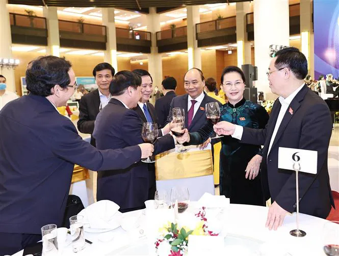 Chủ tịch Quốc hội Nguyễn Thị Kim Ngân gặp mặt đại biểu Quốc hội khóa XIV - Ảnh 2. Chủ tịch Quốc hội Nguyễn Thị Kim Ngân gặp mặt đại biểu Quốc hội khóa XIV - Ảnh 2.