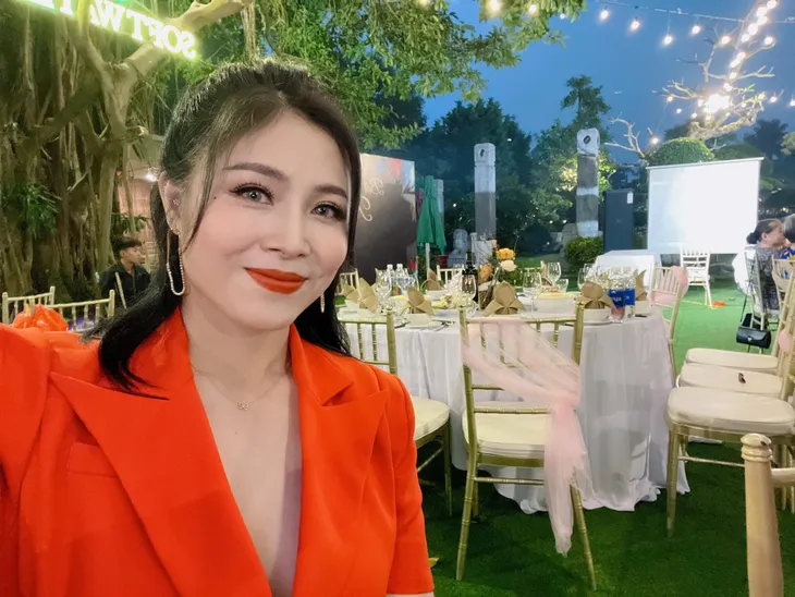 Diệp Chi đánh dấu 15 năm chính thức... lạc vào “mái ấm” VTV3 - Ảnh 6. Diệp Chi đánh dấu 15 năm chính thức... lạc vào “mái ấm” VTV3 - Ảnh 6.