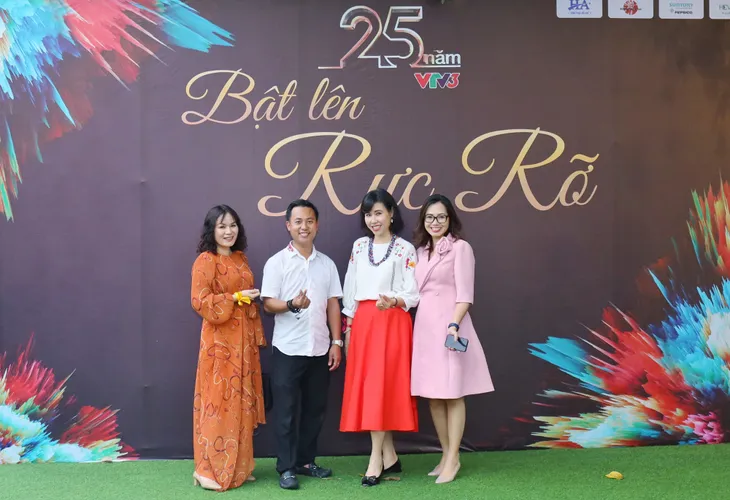 Diệp Chi đánh dấu 15 năm chính thức... lạc vào “mái ấm” VTV3 - Ảnh 8. Diệp Chi đánh dấu 15 năm chính thức... lạc vào “mái ấm” VTV3 - Ảnh 8.