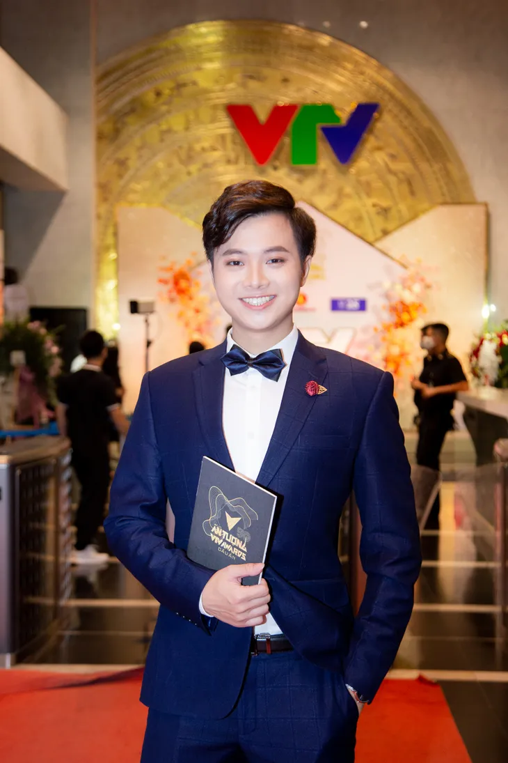 Duy Dương - Hotboy MC của VTV2 với nụ cười tỏa nắng và vẻ ngoài thân thiện - Ảnh 3. Duy Dương - Hotboy MC của VTV2 với nụ cười tỏa nắng và vẻ ngoài thân thiện - Ảnh 3.
