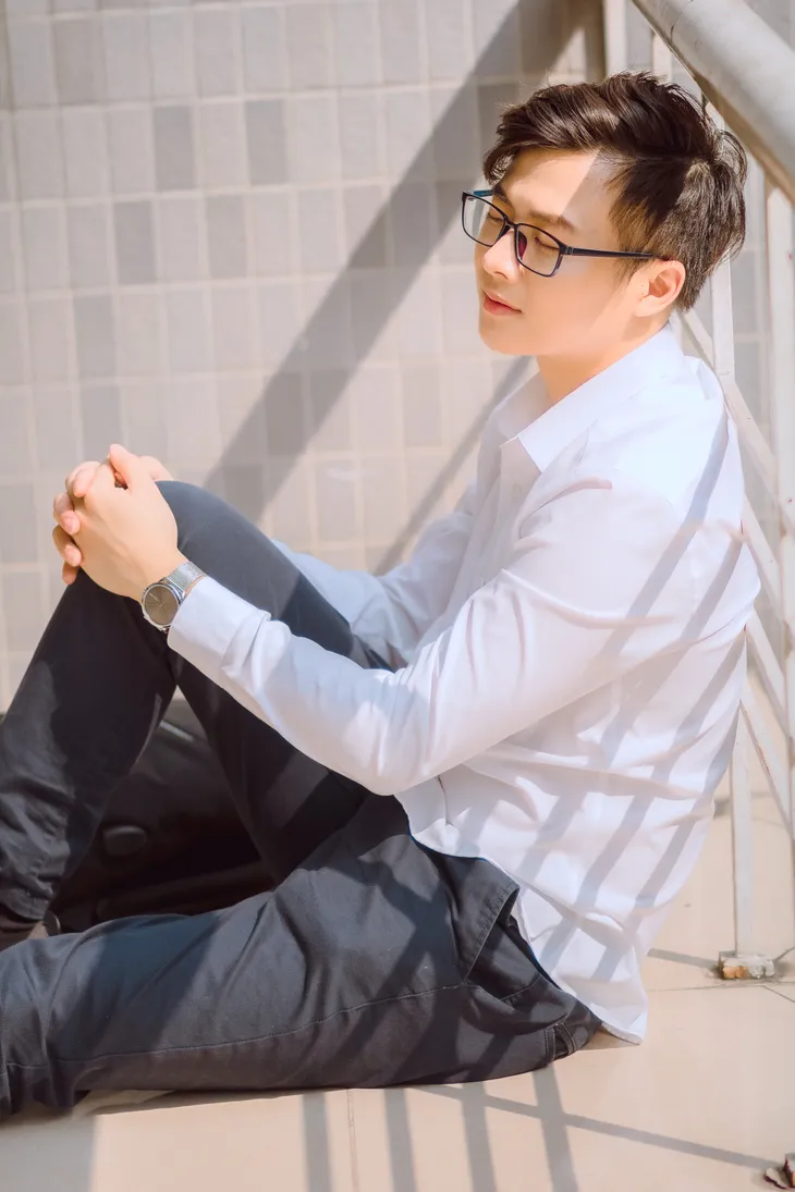 Duy Dương - Hotboy MC của VTV2 với nụ cười tỏa nắng và vẻ ngoài thân thiện - Ảnh 1. Duy Dương - Hotboy MC của VTV2 với nụ cười tỏa nắng và vẻ ngoài thân thiện - Ảnh 1.