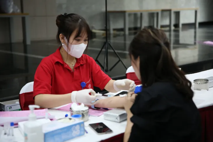 Cán bộ, nhân viên Đài THVN hào hứng tham gia hiến máu nhân đạo - Ảnh 8. Cán bộ, nhân viên Đài THVN hào hứng tham gia hiến máu nhân đạo - Ảnh 8.