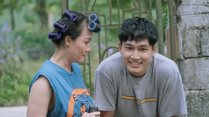 Đình Tú đốn tim fan nữ ở hậu trường Hướng dương ngược nắng - Ảnh 13. Đình Tú đốn tim fan nữ ở hậu trường Hướng dương ngược nắng - Ảnh 13.