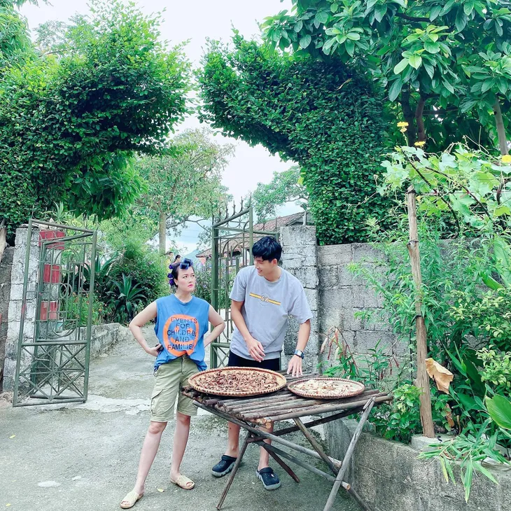 Đình Tú đốn tim fan nữ ở hậu trường Hướng dương ngược nắng - Ảnh 12. Đình Tú đốn tim fan nữ ở hậu trường Hướng dương ngược nắng - Ảnh 12.