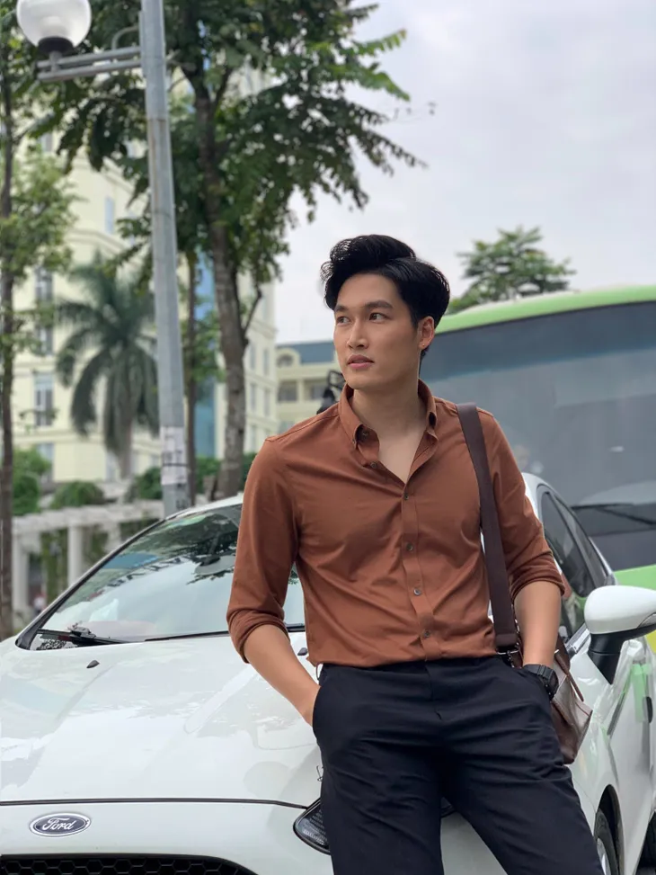 Đình Tú đốn tim fan nữ ở hậu trường Hướng dương ngược nắng - Ảnh 9. Đình Tú đốn tim fan nữ ở hậu trường Hướng dương ngược nắng - Ảnh 9.