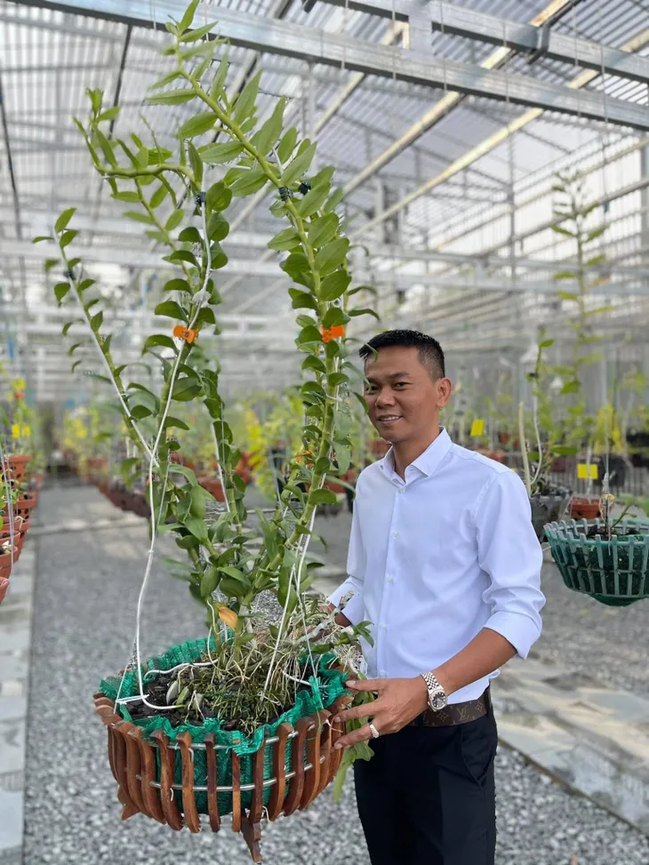 Nghệ nhân Vinh Phạm và giá trị của vườn lan khủng - Ảnh 2. Nghệ nhân Vinh Phạm và giá trị của vườn lan khủng - Ảnh 2.