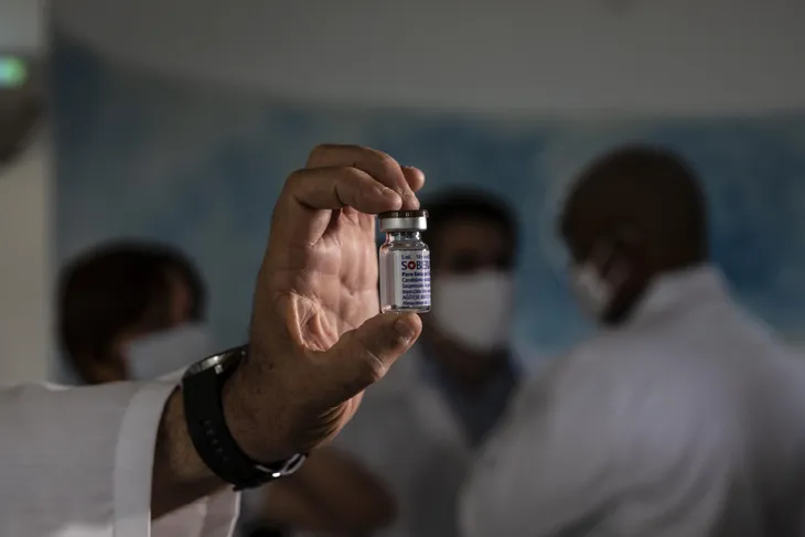 Cuba thử nghiệm lâm sàng giai đoạn 3 vaccine Soberana 02 phát triển trong nước - Ảnh 1. Cuba thử nghiệm lâm sàng giai đoạn 3 vaccine Soberana 02 phát triển trong nước - Ảnh 1.