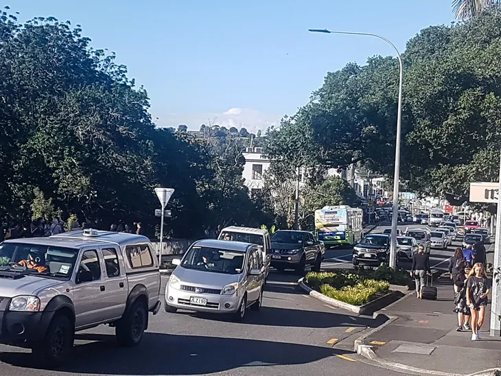 New Zealand phát 3 cảnh báo sóng thần liên tiếp - Ảnh 2. New Zealand phát 3 cảnh báo sóng thần liên tiếp - Ảnh 2.