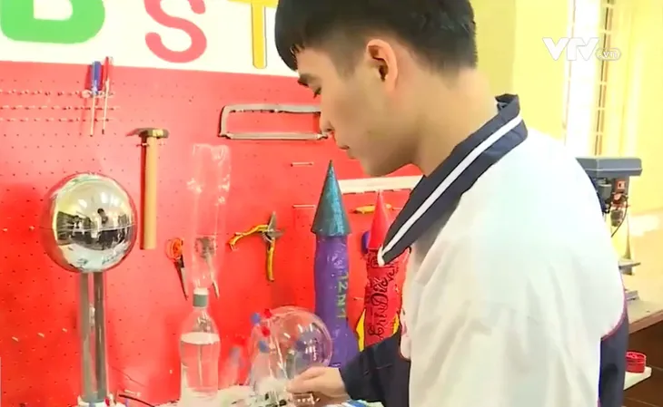 Nỗ lực tăng cường thực tiễn cho môn khoa học tại trường học - Ảnh 1. Nỗ lực tăng cường thực tiễn cho môn khoa học tại trường học - Ảnh 1.