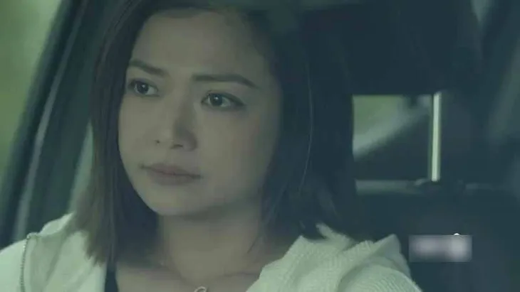 Hồ sơ cá sấu - Tập 27: Thu (Huyền Lizzie) - Nguyệt (Kiều Anh) cắt đứt tình chị em, đòi thử ADN - Ảnh 7. Hồ sơ cá sấu - Tập 27: Thu (Huyền Lizzie) - Nguyệt (Kiều Anh) cắt đứt tình chị em, đòi thử ADN - Ảnh 7.