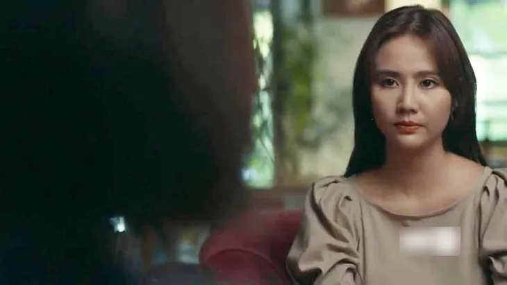 Hồ sơ cá sấu - Tập 27: Thu (Huyền Lizzie) - Nguyệt (Kiều Anh) cắt đứt tình chị em, đòi thử ADN - Ảnh 4. Hồ sơ cá sấu - Tập 27: Thu (Huyền Lizzie) - Nguyệt (Kiều Anh) cắt đứt tình chị em, đòi thử ADN - Ảnh 4.