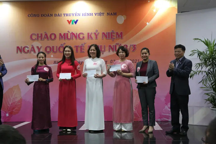Đài THVN sôi nổi hoạt động kỷ niệm ngày Quốc tế phụ nữ 8/3 - Ảnh 12. Đài THVN sôi nổi hoạt động kỷ niệm ngày Quốc tế phụ nữ 8/3 - Ảnh 12.