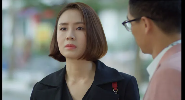 Hướng dương ngược nắng - Tập 37: Clip giường chiếu bị tung lên mạng cả thiên hạ xem, Châu (Hồng Diễm) tủi nhục và cay đắng tìm đến rượu - Ảnh 5. Hướng dương ngược nắng - Tập 37: Clip giường chiếu bị tung lên mạng cả thiên hạ xem, Châu (Hồng Diễm) tủi nhục và cay đắng tìm đến rượu - Ảnh 5.