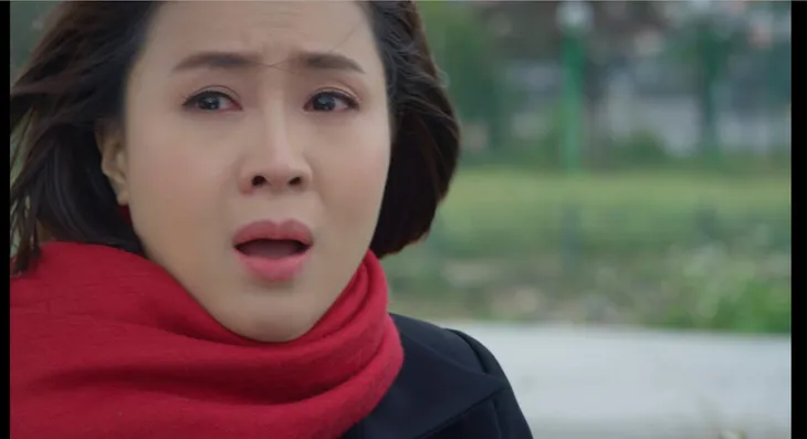 Hướng dương ngược nắng - Tập 37: Clip giường chiếu bị tung lên mạng cả thiên hạ xem, Châu (Hồng Diễm) tủi nhục và cay đắng tìm đến rượu - Ảnh 10. Hướng dương ngược nắng - Tập 37: Clip giường chiếu bị tung lên mạng cả thiên hạ xem, Châu (Hồng Diễm) tủi nhục và cay đắng tìm đến rượu - Ảnh 10.