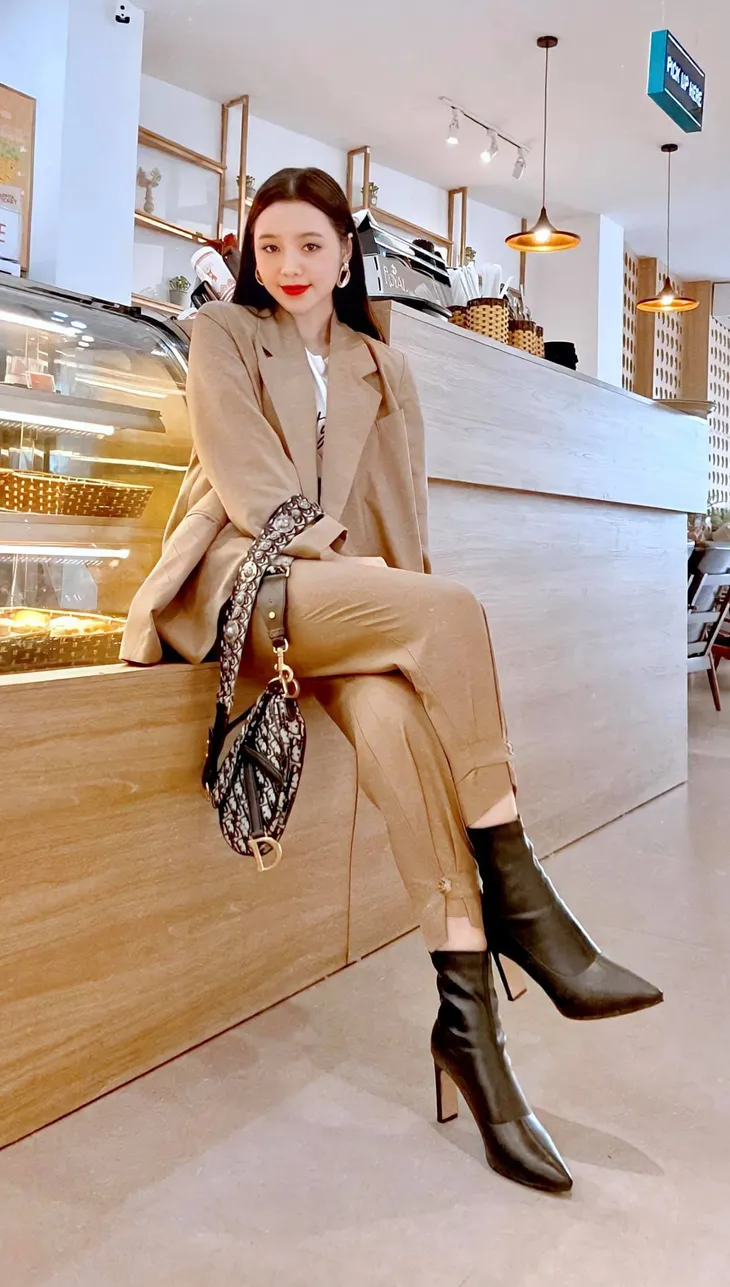 Hồng Diễm tiết lộ Châu có quà 8/3 “siêu to” trong Hướng dương ngược nắng - Ảnh 3. Hồng Diễm tiết lộ Châu có quà 8/3 “siêu to” trong Hướng dương ngược nắng - Ảnh 3.