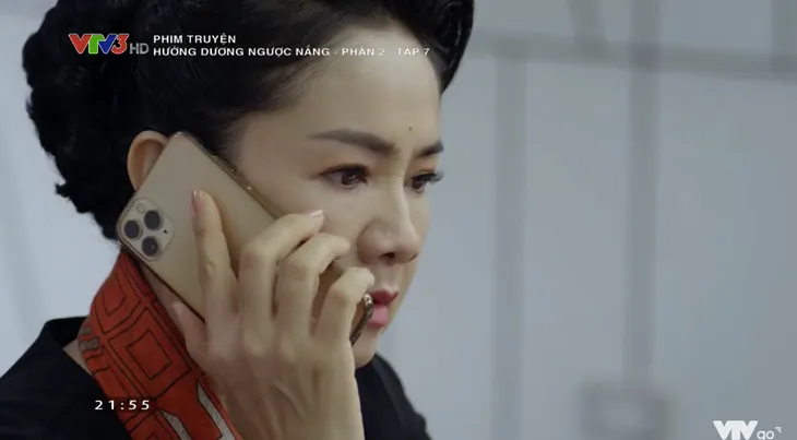 Hướng dương ngược nắng - Tập 37: Clip giường chiếu bị tung lên mạng cả thiên hạ xem, Châu (Hồng Diễm) tủi nhục và cay đắng tìm đến rượu - Ảnh 1. Hướng dương ngược nắng - Tập 37: Clip giường chiếu bị tung lên mạng cả thiên hạ xem, Châu (Hồng Diễm) tủi nhục và cay đắng tìm đến rượu - Ảnh 1.