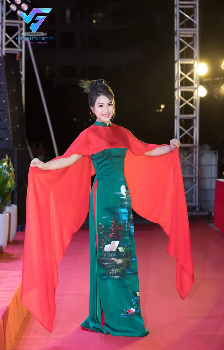MC Dương Suri - nghề dẫn chương trình không chỉ là ánh hào quang - Ảnh 3. MC Dương Suri - nghề dẫn chương trình không chỉ là ánh hào quang - Ảnh 3.