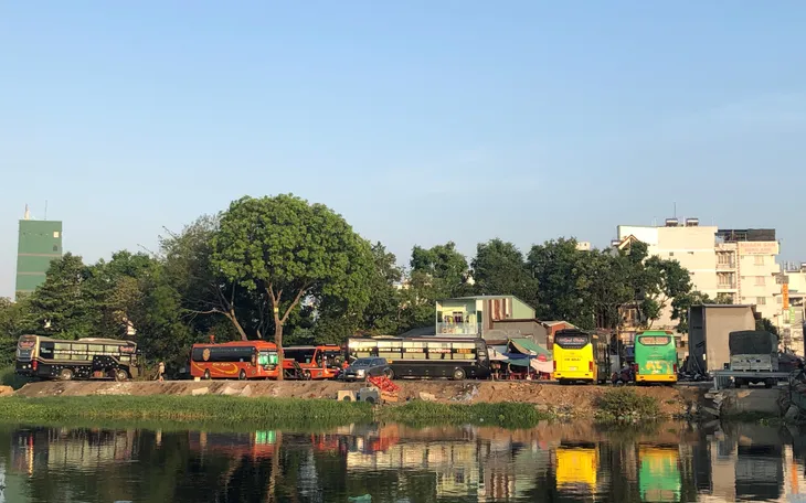 Nhà xe còn lách luật thì đến bao giờ Bến xe Miền Đông mới hết “ế”? - Ảnh 3. Nhà xe còn lách luật thì đến bao giờ Bến xe Miền Đông mới hết “ế”? - Ảnh 3.