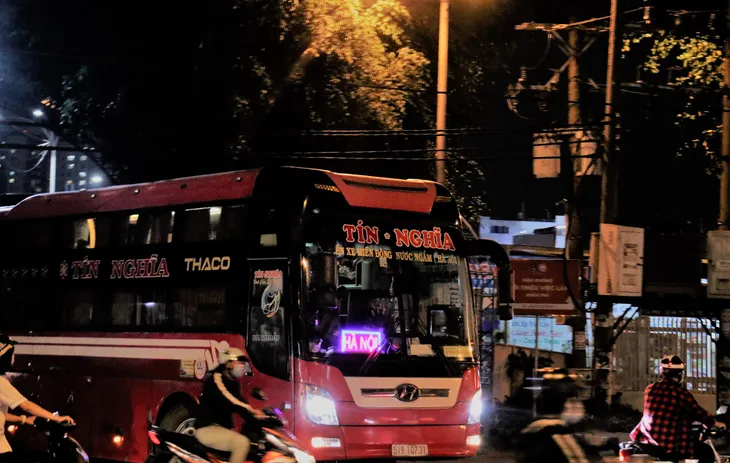 Nhà xe còn lách luật thì đến bao giờ Bến xe Miền Đông mới hết “ế”? - Ảnh 4. Nhà xe còn lách luật thì đến bao giờ Bến xe Miền Đông mới hết “ế”? - Ảnh 4.