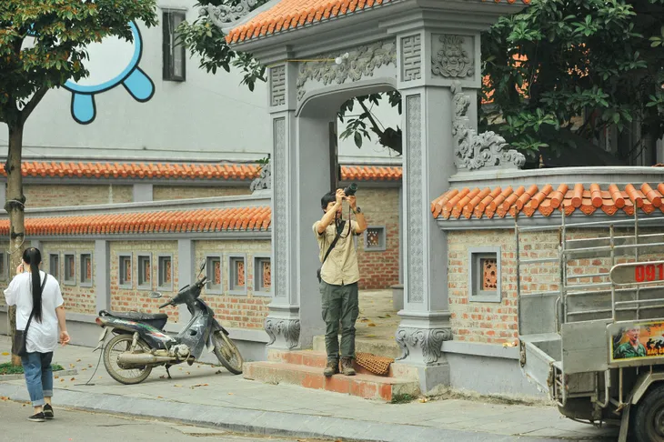 Cây bún 300 năm tuổi độc nhất ở Hà Nội nở bung khoe sắc - Ảnh 9. Cây bún 300 năm tuổi độc nhất ở Hà Nội nở bung khoe sắc - Ảnh 9.