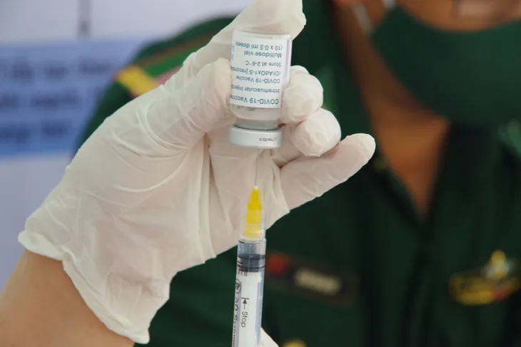 Bộ đội Biên phòng Tây Ninh bắt đầu tiêm vaccine COVID-19 - Ảnh 7. Bộ đội Biên phòng Tây Ninh bắt đầu tiêm vaccine COVID-19 - Ảnh 7.