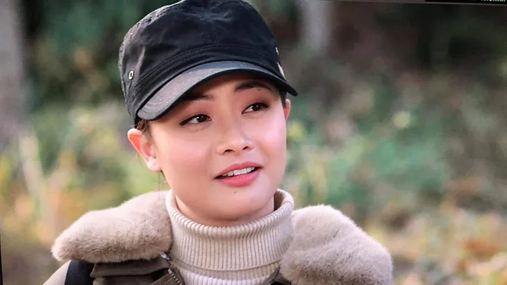 Hướng dương ngược nắng: Hạnh hết vai, hé lộ cảnh quay siêu lãng mạn có Minh - Hoàng, Trí - Ngọc - Ảnh 3. Hướng dương ngược nắng: Hạnh hết vai, hé lộ cảnh quay siêu lãng mạn có Minh - Hoàng, Trí - Ngọc - Ảnh 3.