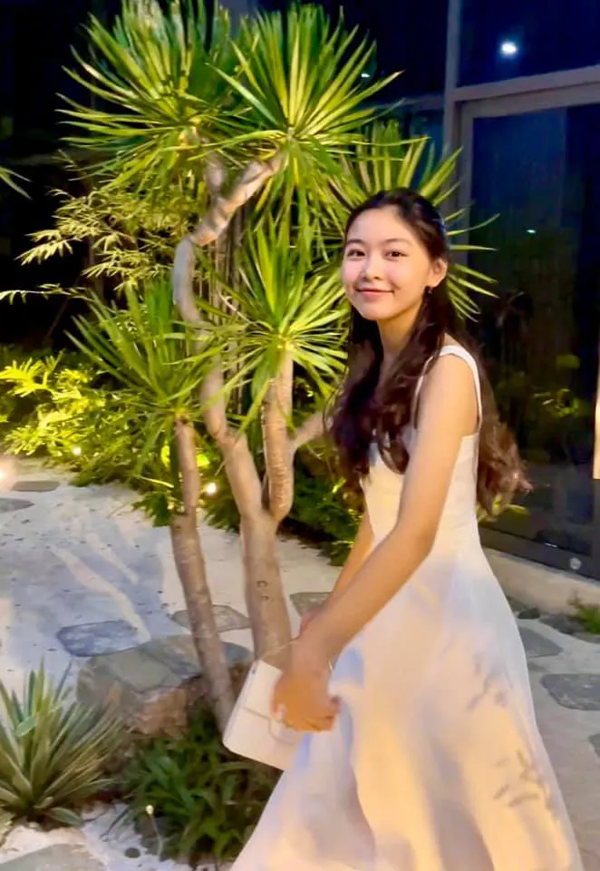 Con gái Quyền Linh xinh đẹp, cao 1,7m ở tuổi trăng rằm - Ảnh 2. Con gái Quyền Linh xinh đẹp, cao 1,7m ở tuổi trăng rằm - Ảnh 2.