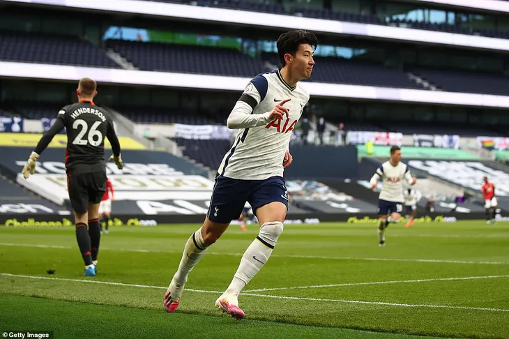Tottenham 1-3 Man Utd: Ngược dòng mãn nhãn - Ảnh 1. Tottenham 1-3 Man Utd: Ngược dòng mãn nhãn - Ảnh 1.