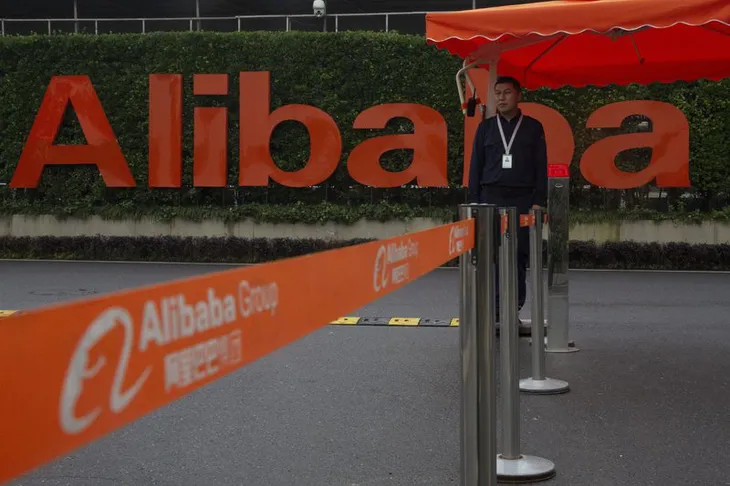 Cổ phiếu Alibaba tăng vọt sau án phạt 2,8 tỷ USD - Ảnh 1. Cổ phiếu Alibaba tăng vọt sau án phạt 2,8 tỷ USD - Ảnh 1.