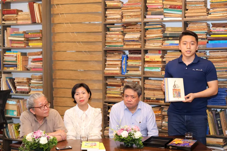 Chợ sách Một nét văn hóa Hà Nội: Những tuyệt phẩm từ giấy dó được lên kệ - Ảnh 2. Chợ sách Một nét văn hóa Hà Nội: Những tuyệt phẩm từ giấy dó được lên kệ - Ảnh 2.