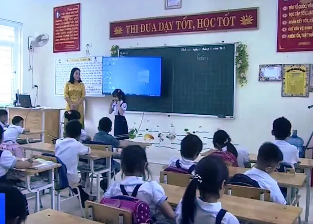 Giáo viên thích ứng với những yêu cầu mới trong giảng dạy - Ảnh 3. Giáo viên thích ứng với những yêu cầu mới trong giảng dạy - Ảnh 3.