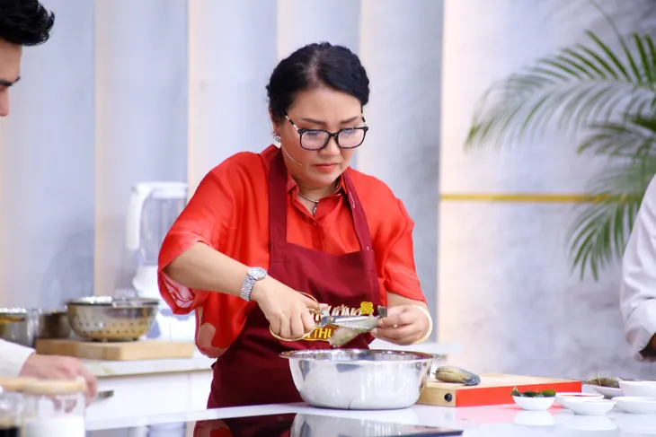 Ngân Quỳnh khen nhan sắc Long Nhật “sửa tự nhiên” - Ảnh 4. Ngân Quỳnh khen nhan sắc Long Nhật “sửa tự nhiên” - Ảnh 4.