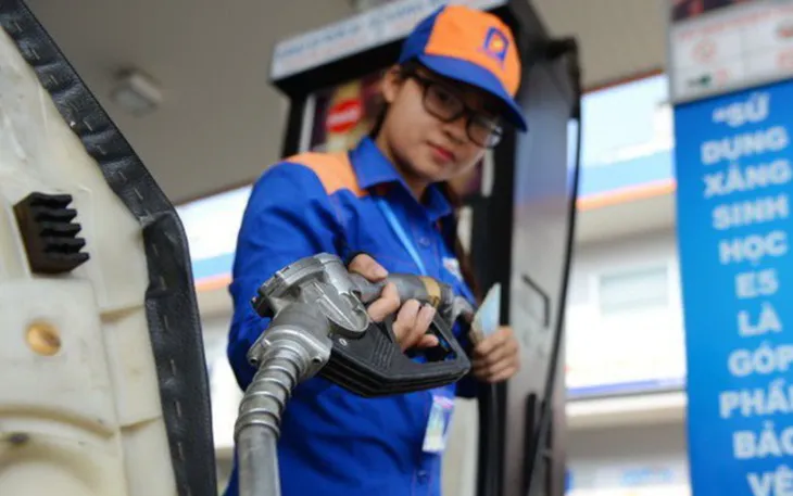 Quỹ bình ổn giá xăng dầu Petrolimex tiếp tục giảm 370 tỷ đồng - Ảnh 1. Quỹ bình ổn giá xăng dầu Petrolimex tiếp tục giảm 370 tỷ đồng - Ảnh 1.
