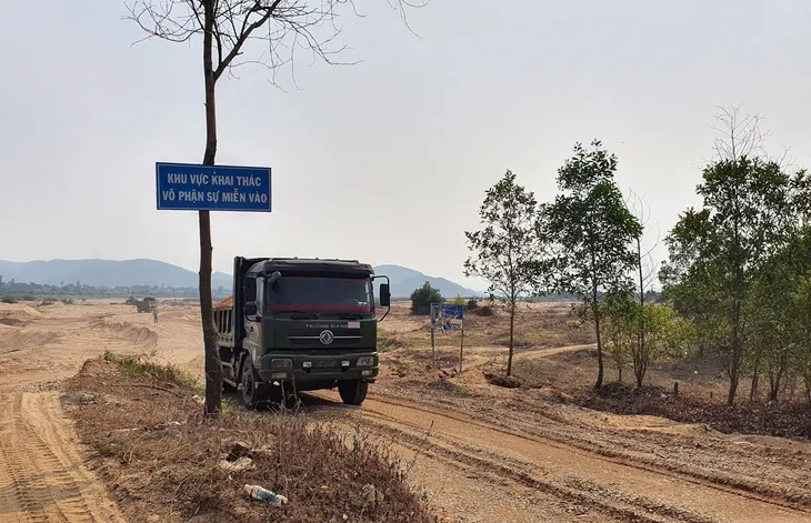 Phớt lờ quy định, doanh nghiệp ngang nhiên rút ruột sông Ba - Ảnh 3. Phớt lờ quy định, doanh nghiệp ngang nhiên rút ruột sông Ba - Ảnh 3.