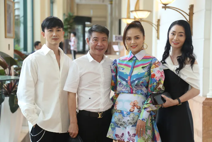 Hé lộ vai diễn ngắn của NSND Công Lý trong phim dài tập Hương vị tình thân - Ảnh 3. Hé lộ vai diễn ngắn của NSND Công Lý trong phim dài tập Hương vị tình thân - Ảnh 3.