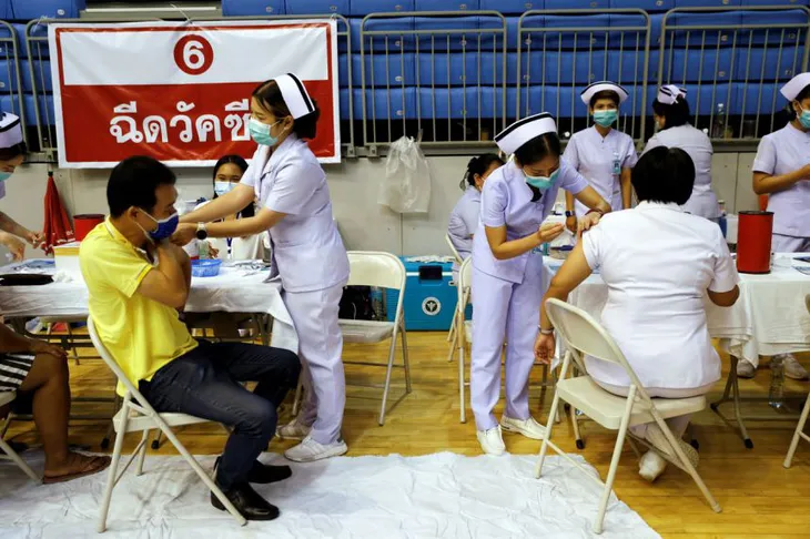 Châu Á vật lộn với làn sóng lây nhiễm COVID-19 mới - Ảnh 4. Châu Á vật lộn với làn sóng lây nhiễm COVID-19 mới - Ảnh 4.
