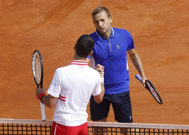 Novak Djokovic thua sốc tại vòng 3 Monte Carlo 2021 - Ảnh 2. Novak Djokovic thua sốc tại vòng 3 Monte Carlo 2021 - Ảnh 2.