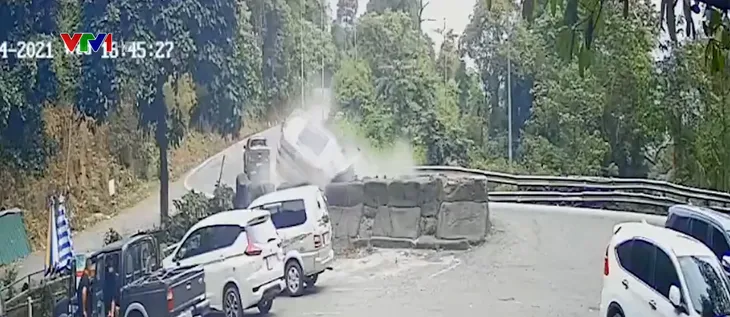 Đèo Bảo Lộc - điểm đen chết người trên quốc lộ 20 - Ảnh 1. Đèo Bảo Lộc - điểm đen chết người trên quốc lộ 20 - Ảnh 1.